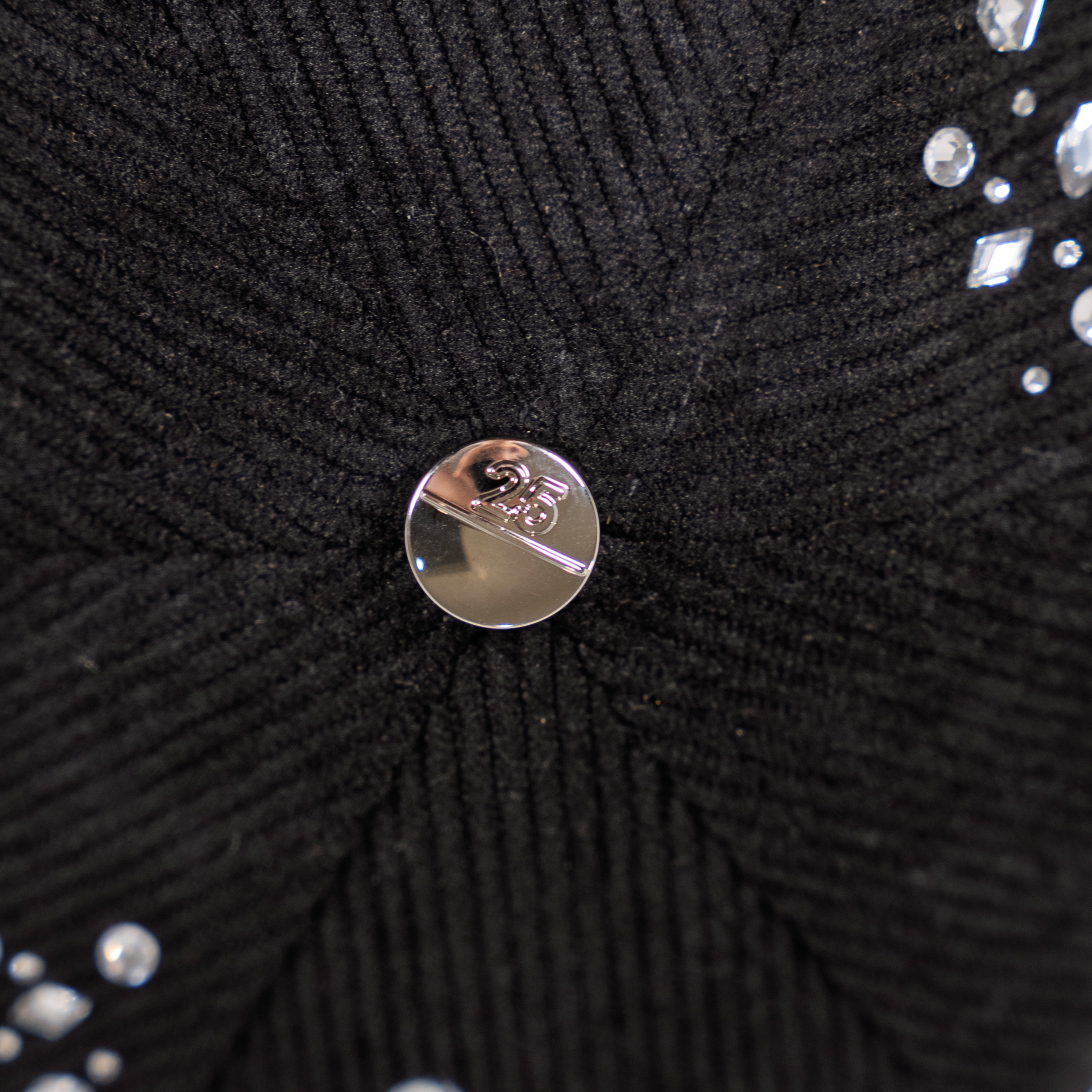 CAPSULE CRYSTAL HAT